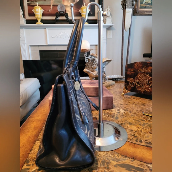 Dooney & Bourke 5 pieces - Picture 5 of 16